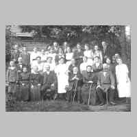 076-0056 Familienbild -Konfirmation 1920 von Frieda Gottaut, Plibischken-.jpg